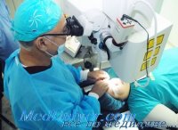 Глазной хирург